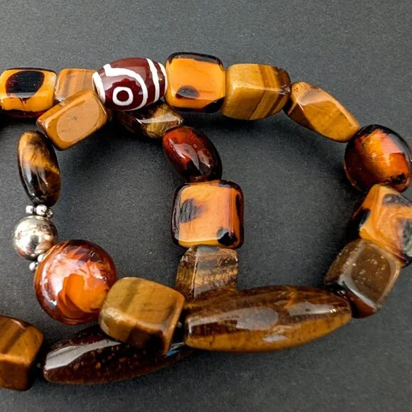 Pair of glass, bead and tiger's eye beaded stretch bracelets - Picture 6 of 12